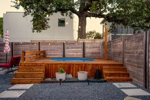 1911 College Row, Austin, TX 78702 - Photo 4