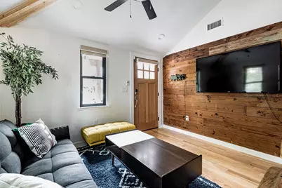 1911 College Row, Austin, TX 78702 - Photo 10