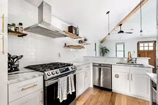 1911 College Row, Austin, TX 78702 - Photo 1