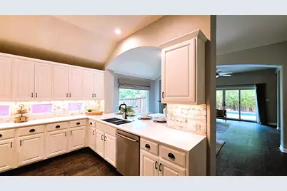 10004 Crater Lake Pass, Austin, TX 78747 - Photo 8