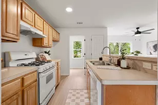 3003 Glen Rae St, Austin, TX 78702 - Photo 10