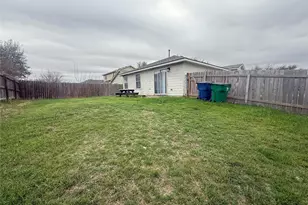 17808 Majestic Elm Ln, Elgin, TX 78621 - Photo 22