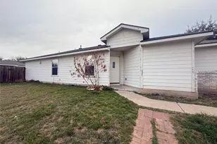 17808 Majestic Elm Ln, Elgin, TX 78621 - Photo 2