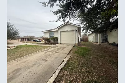 17808 Majestic Elm Lane, Elgin, TX 78621 - Photo 4