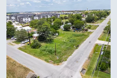 301 W Eggleston Street, Manor, TX 78653 - Photo 14
