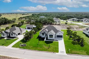 112 Rancho Deluxe Dr, Liberty Hill, TX 78642 - Photo 2