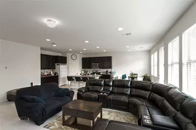 9109 Garnet Drive, Austin, TX 78729 - Photo 14