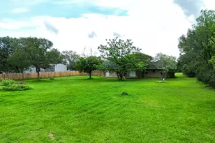 122 Blanket Flower Dr, Bastrop, TX 78602 - Photo 22