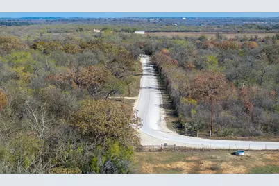 1050 Bugtussle Lane, Luling, TX 78648 - Photo 14