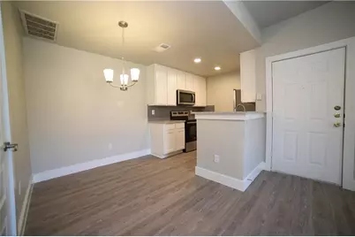114 E 31st Street #208, Austin, TX 78705 - Photo 6