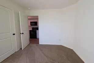 2002 W 2nd St, Taylor, TX 76574 - Photo 14