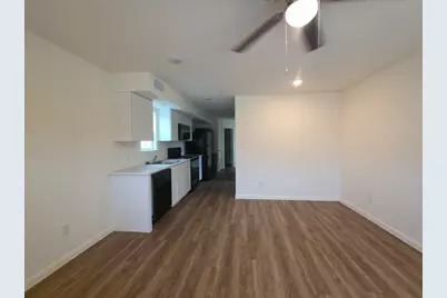 2002 W 2nd Street #1100, Taylor, TX 76574 - Photo 6