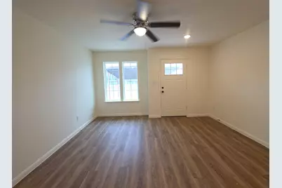 2002 W 2nd Street #1100, Taylor, TX 76574 - Photo 4