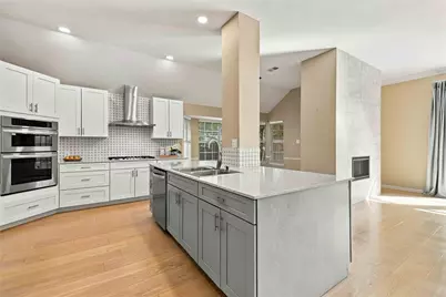 10045 Planters Woods Drive, Austin, TX 78730 - Photo 18