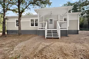 300 Flaming Oak Dr, Bastrop, TX 78602 - Photo 2