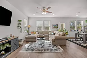 10024 Dawn Pearl Dr, Austin, TX 78748 - Photo 2