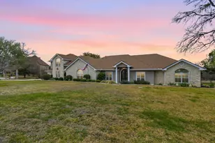2235 Summit Ridge Dr, San Marcos, TX 78666 - Photo 2