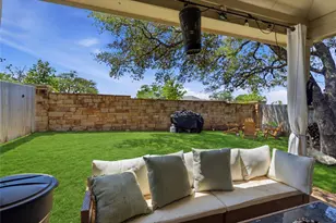 633 Jaboncillo St, New Braunfels, TX 78132 - Photo 2