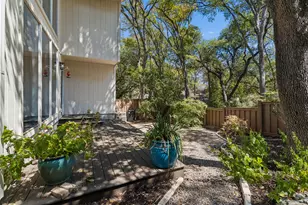 8305 Summer Pl Dr, Austin, TX 78759 - Photo 24