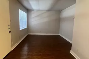 307 E 31st St, Austin, TX 78705 - Photo 4