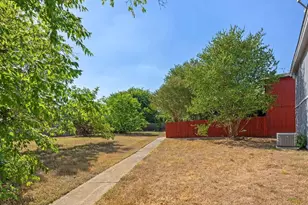 4813 Yucca Hill Dr, Austin, TX 78744 - Photo 16