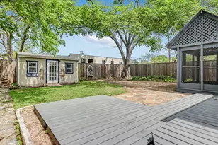 1402 Romeria Dr, Austin, TX 78757 - Photo 16