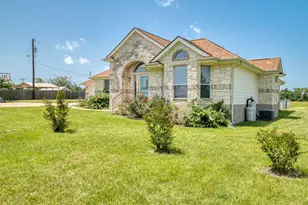341 Brown Rd, McDade, TX 78650 - Photo 2