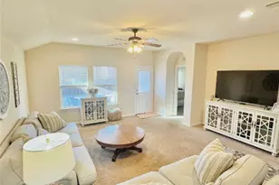 413 Gettysburg Loop, Elgin, TX 78621 - Photo 14