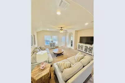 413 Gettysburg Loop, Elgin, TX 78621 - Photo 14