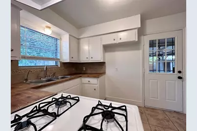 6200 Palm Circle, Austin, TX 78741 - Photo 6