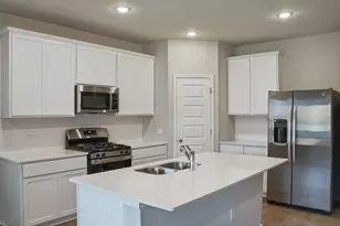 4501 Bridal Veil Dr, Austin, TX 78747 - Photo 4