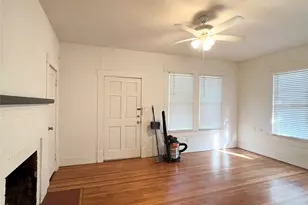 407 W 35th St, Austin, TX 78705 - Photo 4