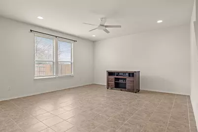 1000 McCormick Cove, Hutto, TX 78634 - Photo 10