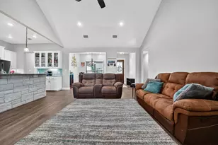 305 Western Sky Trail, Jarrell, TX 76537 - Photo 10