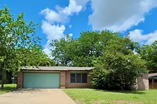 1408 Glencrest Dr, Austin, TX 78723 - Photo 2