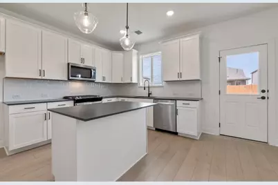 13320 Lapoynor Street, Manor, TX 78653 - Photo 4