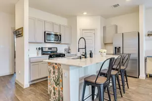 98 Barton Creek Ln, Hutto, TX 78634 - Photo 6