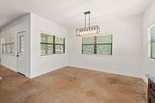 122 N Pohakea Dr, Bastrop, TX 78602 - Photo 10