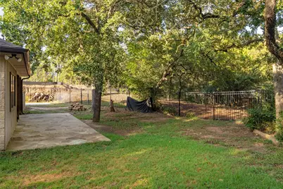 122 N Pohakea Drive, Bastrop, TX 78602 - Photo 24