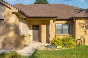 122 N Pohakea Dr, Bastrop, TX 78602 - Photo 2