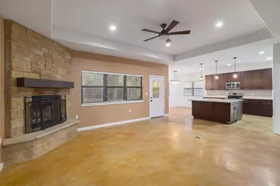 122 N Pohakea Drive, Bastrop, TX 78602 - Photo 6