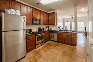 910 W 25th St, Austin, TX 78705 - Photo 1