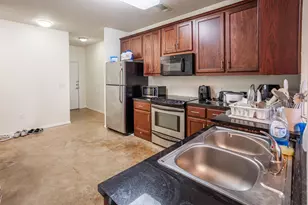 910 W 25th St, Austin, TX 78705 - Photo 8
