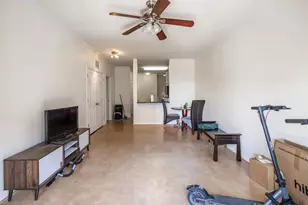 910 W 25th St, Austin, TX 78705 - Photo 2