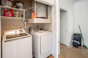 910 W 25th St, Austin, TX 78705 - Photo 14