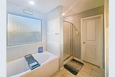 444 Major Lee Lane #14H, Jarrell, TX 76537 - Photo 12