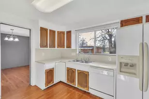 104 Blue Flame Rd, Cedar Creek, TX 78612 - Photo 6