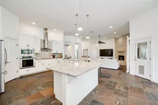 1005 Cedar Park Dr, Cedar Park, TX 78613 - Photo 2