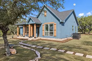 717 Brock Hollow Dr, Johnson City, TX 78636 - Photo 2
