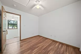 1906 B Garden St, Austin, TX 78702 - Photo 4